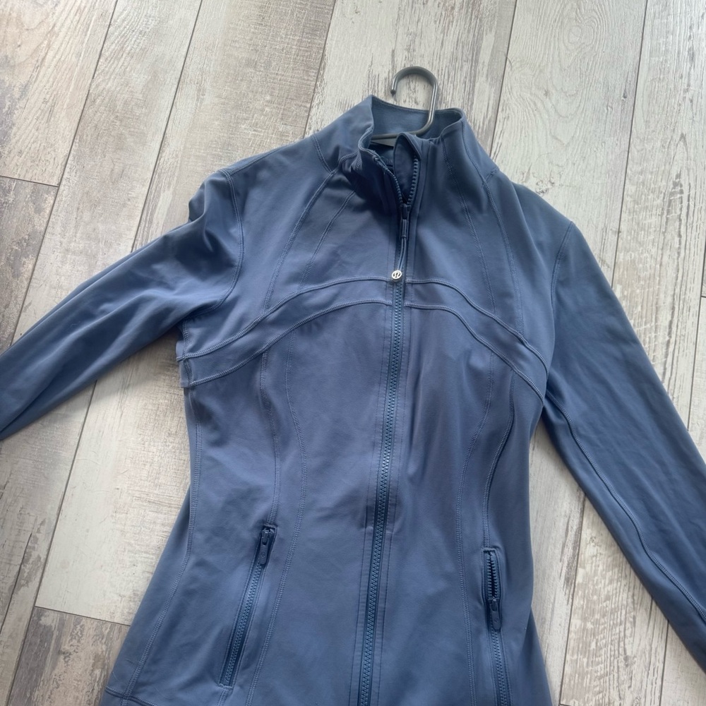 Lululemon Athletica Blue jacket Performance Fit hip length size 6 tag removed